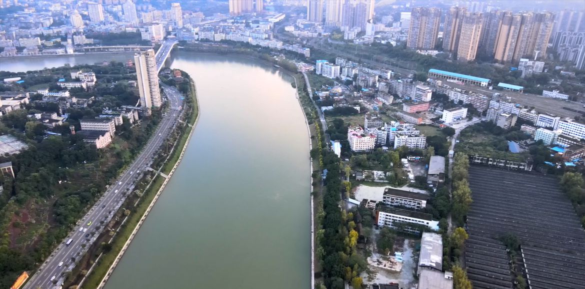 沱江漫舞甜城夢(mèng)，碧水長(zhǎng)吟內(nèi)江情