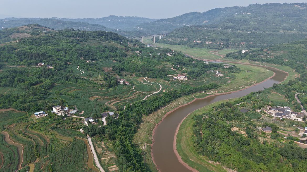 晨霧漫染的山水橋韻