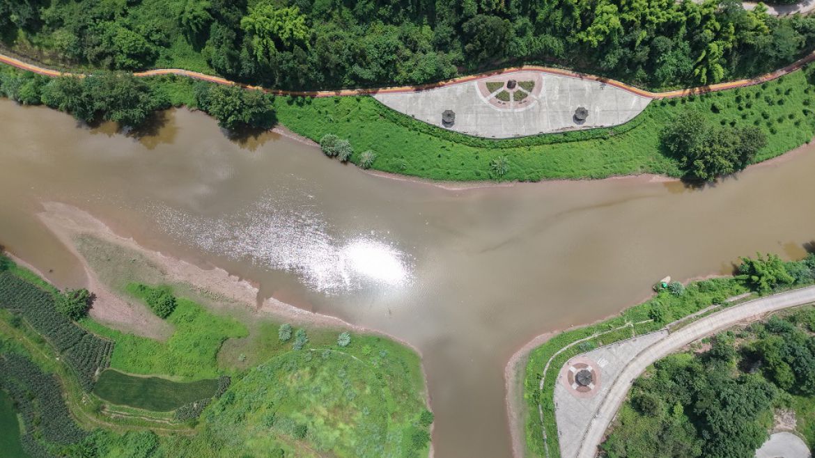 晨霧漫染的山水橋韻